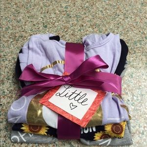 2 aoii bundles, 6 shirts total.