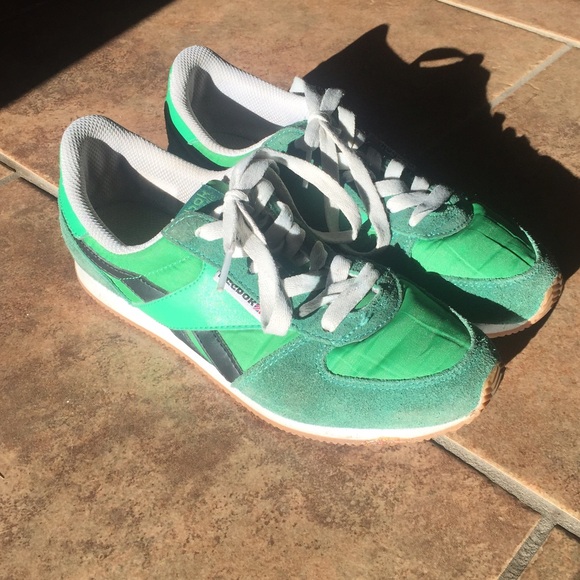 Classic Reebok Athletic Shoes (90s style)