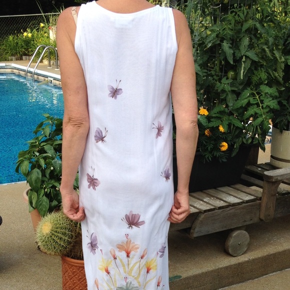 🌷🌸BUTTERFLY AND FLOWERS DRESS 🌷🌸 - Picture 2 of 4