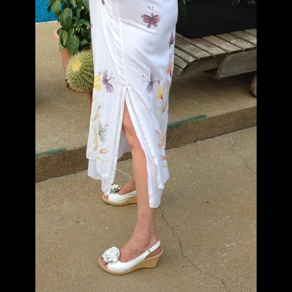 🌷🌸BUTTERFLY AND FLOWERS DRESS 🌷🌸 - Picture 3 of 4