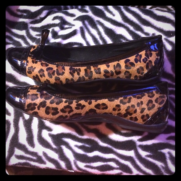 DKNY Shayla haircalf flats size 7.5 new