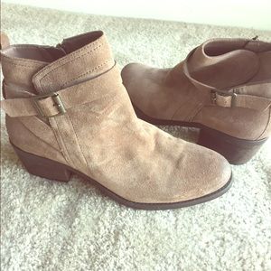 Vince Camuto leather shoes
