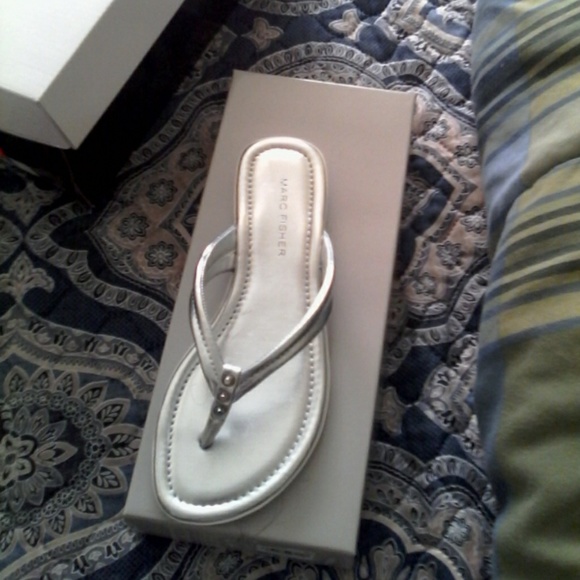 Marc fisher silver sandals