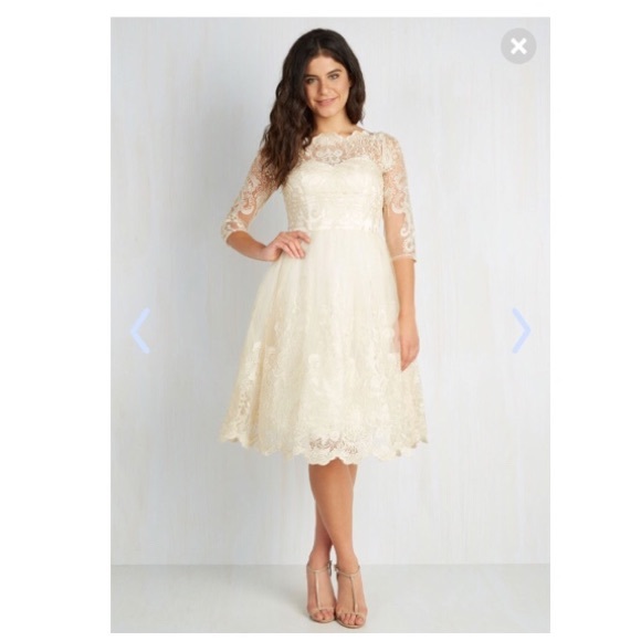Modcloth Gilded Grace Dress in Champagne Size 16