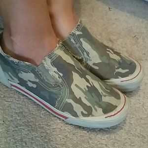 Camo slip ons