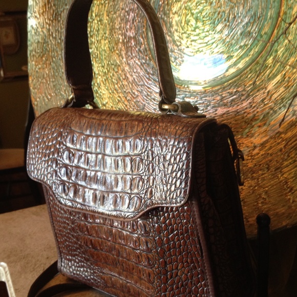 Ladies all leather Brahmin shoulder bag