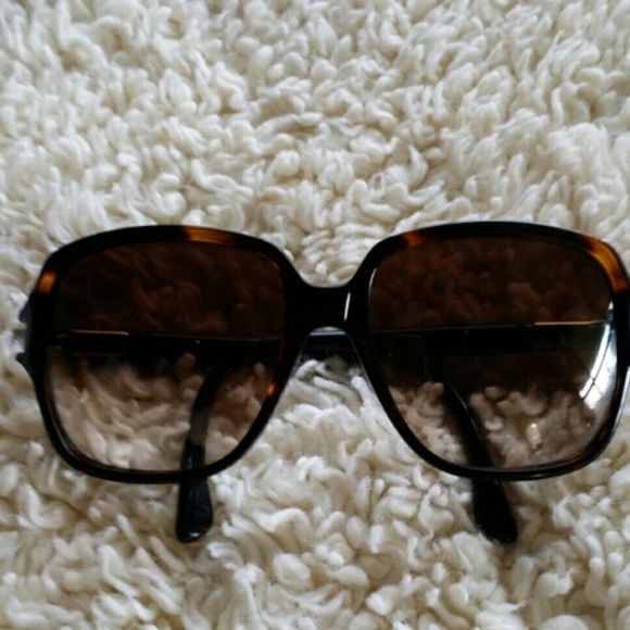 Chloe Accessories - Chloe sunglasses