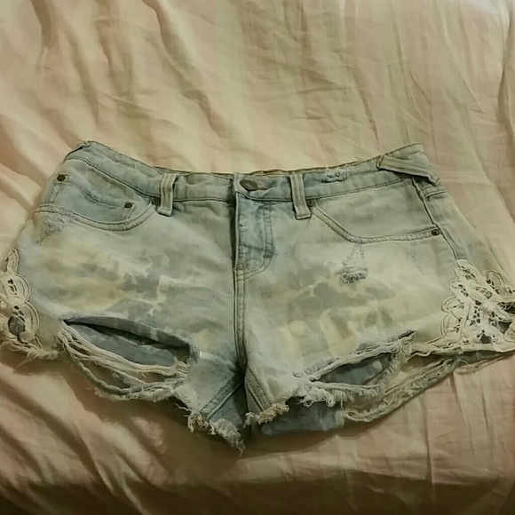 distress denim short