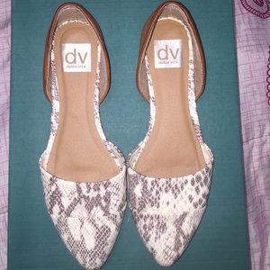 Snake print pointed toe flats