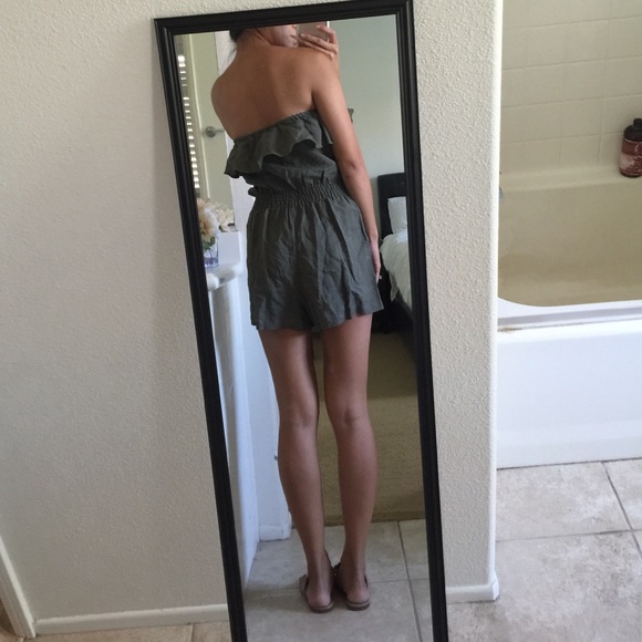 Army green linen Romper - Picture 3 of 4