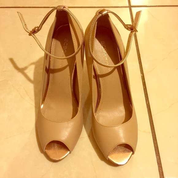 BCBG nude peep toe heels