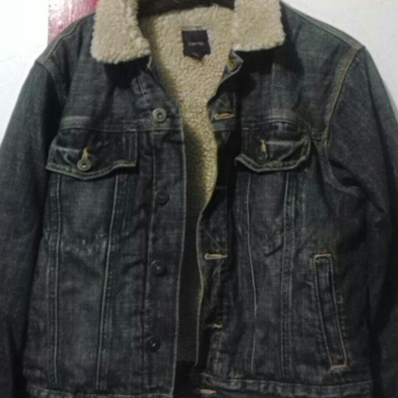 Gap Jean jacket w/ sheep skin lining - Picture 2 of 4