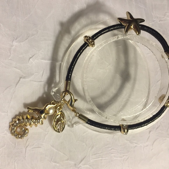 🚫SOLD🚫 Seahorse bracelet ❤️ $5 when bundled - Picture 3 of 4