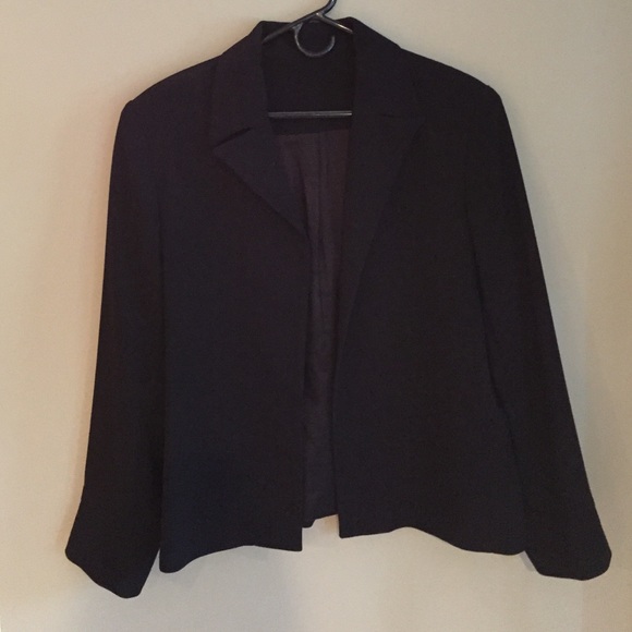 Black Pant Suit for Travel