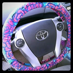 Lilly Pulitzer steering wheel cover