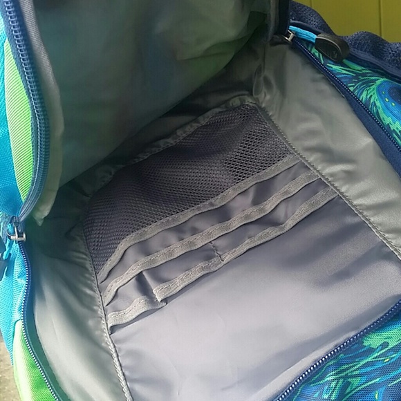 NWT light Weight Blue Backpack - Picture 4 of 4
