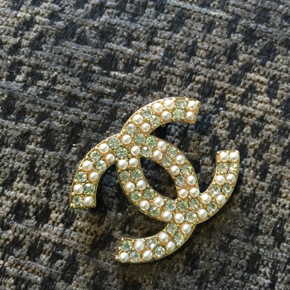Jewelry - Brooch