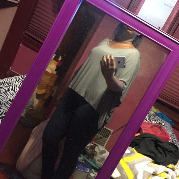 H&M Flutter Top - Picture 2 of 3