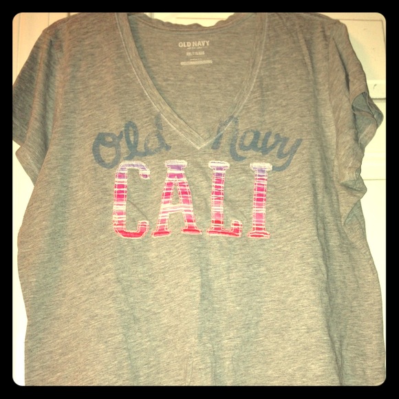 Old Navy gray "Cali" t-shirt