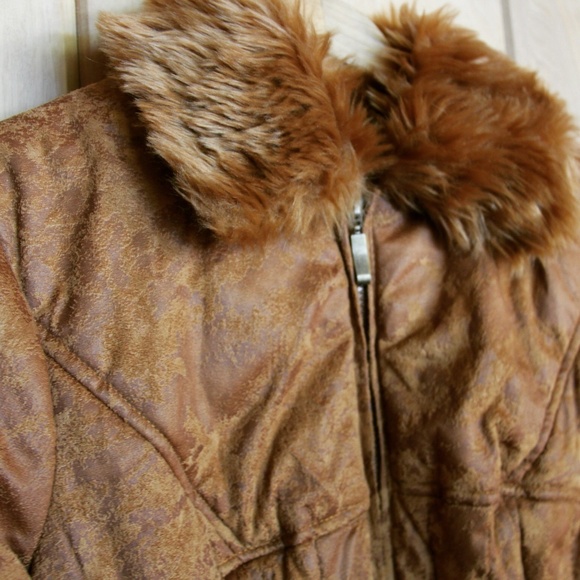 Coat - Picture 2 of 4