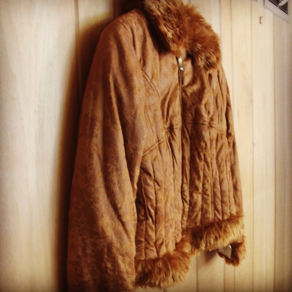 Coat - Picture 4 of 4