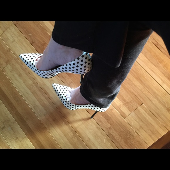 POLKADOTS,..SHOES.BNEW✌️4" HEEL❤️ - Picture 2 of 4