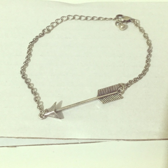 Silver Arrow Bracelet 💘