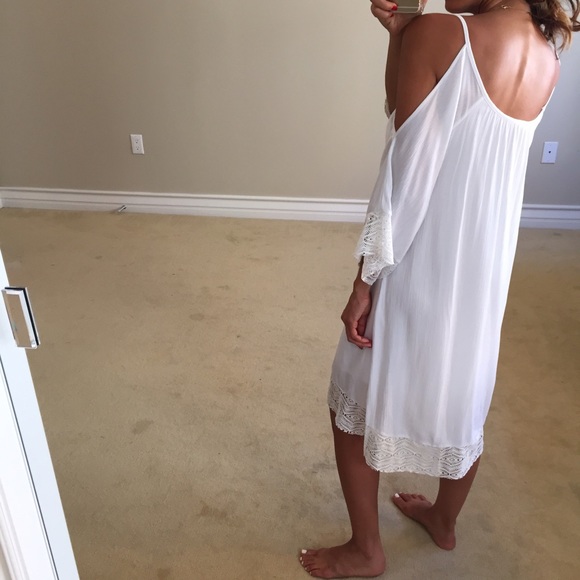 • SOLD • White Lace Cold Shoulder Dress L - Picture 4 of 4
