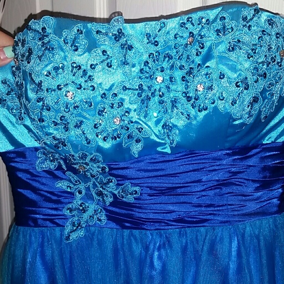 Prom Dress (Short) - Picture 2 of 4