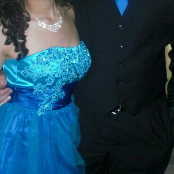Prom Dress (Short) - Picture 3 of 4