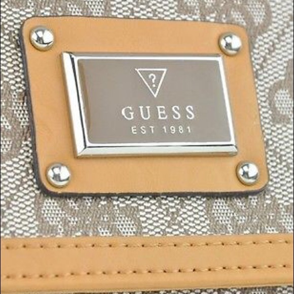Authentic Guess Monogram Scandal Wallet - Picture 2 of 4