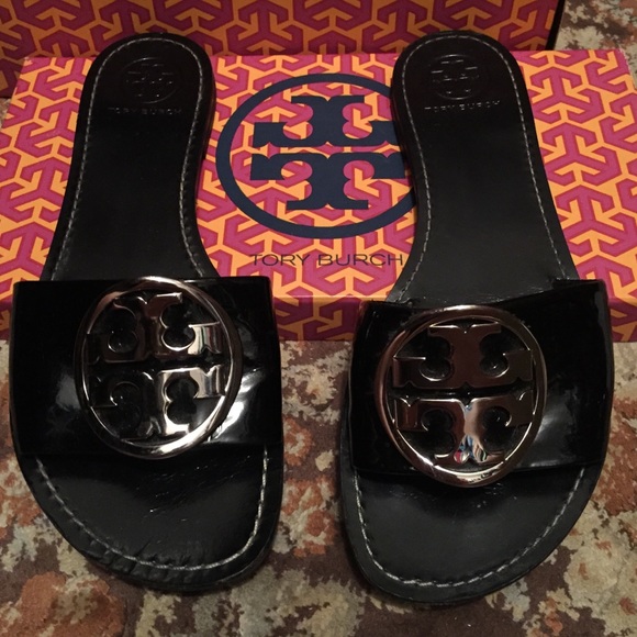 Tory burch patent leather black sandals