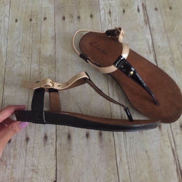 💥Sale💥Nude and Black Sandal - Picture 2 of 2