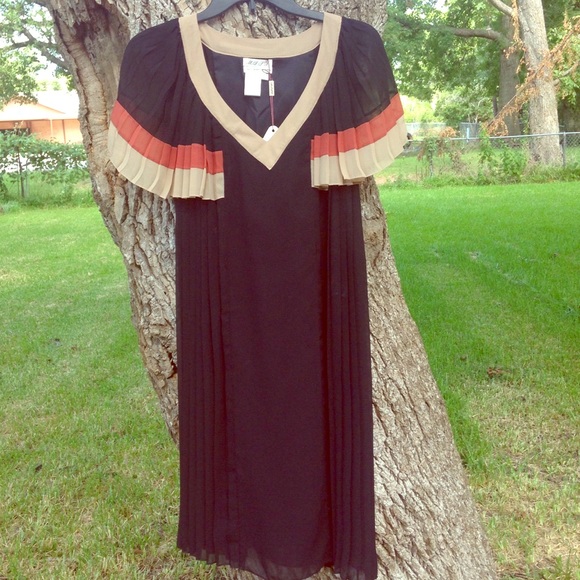 NWT Max Studio side pleat flutter sleeve dress