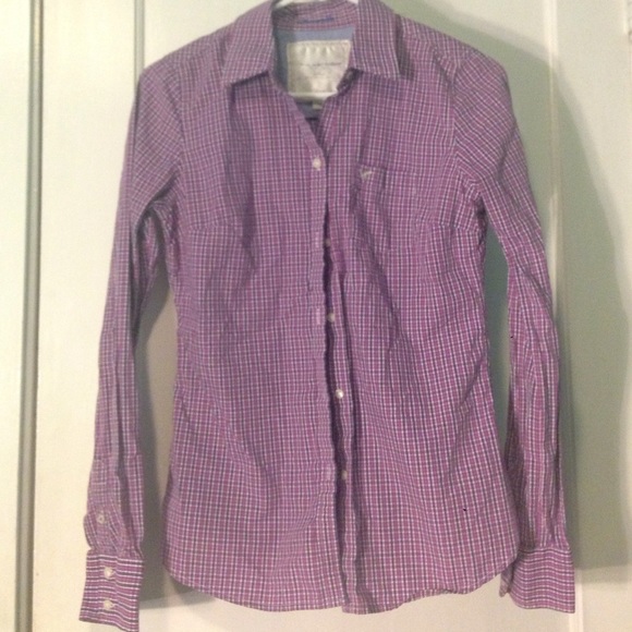 American Eagle plaid button-up long sleeve