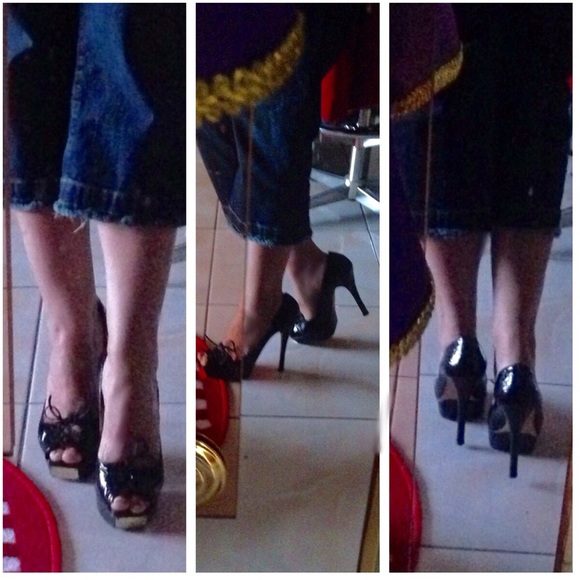 REDUCED!ST TROPEZ PEEP TOES BLACK CROC PATENT BEBE - Picture 4 of 4