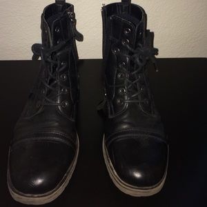 Black Combat Boots: Apartment 9