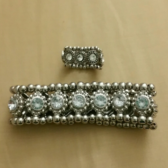 Stretch braclet and matching ring. (SET)