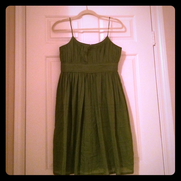Jones New York sun dress olive