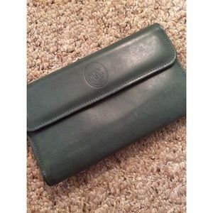 🎄Beautiful green La Garde wallet!