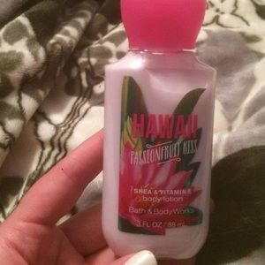 Bath and Bodyworks travel size lotion