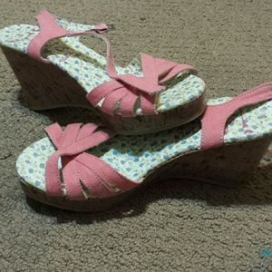 Pink wedges