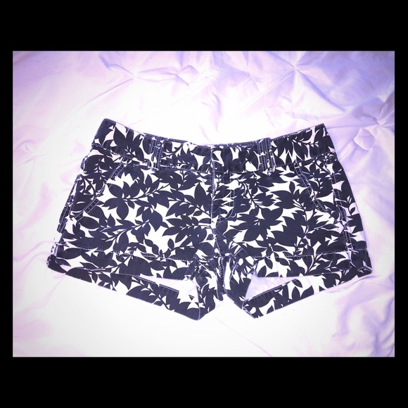 Cute floral express shorts size 6.