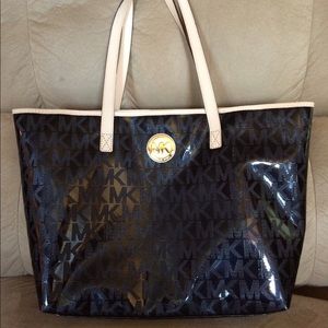 💥TODAY ONLY!!💥 Large Michael Kors tote bag.