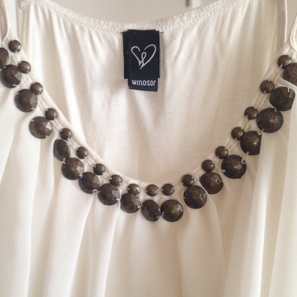 White tank - Picture 2 of 3