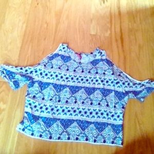 A really cute shirt from H&M 💙💗