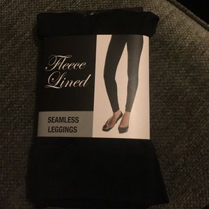 Women's black seamless leggings