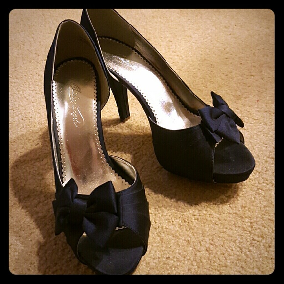 Navy Blue Satin Shoes - Picture 1 of 1