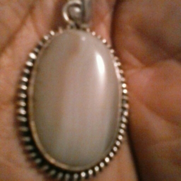 Pendant - Picture 2 of 2