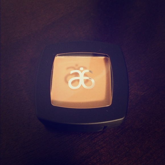 Arbonne eyeshadow